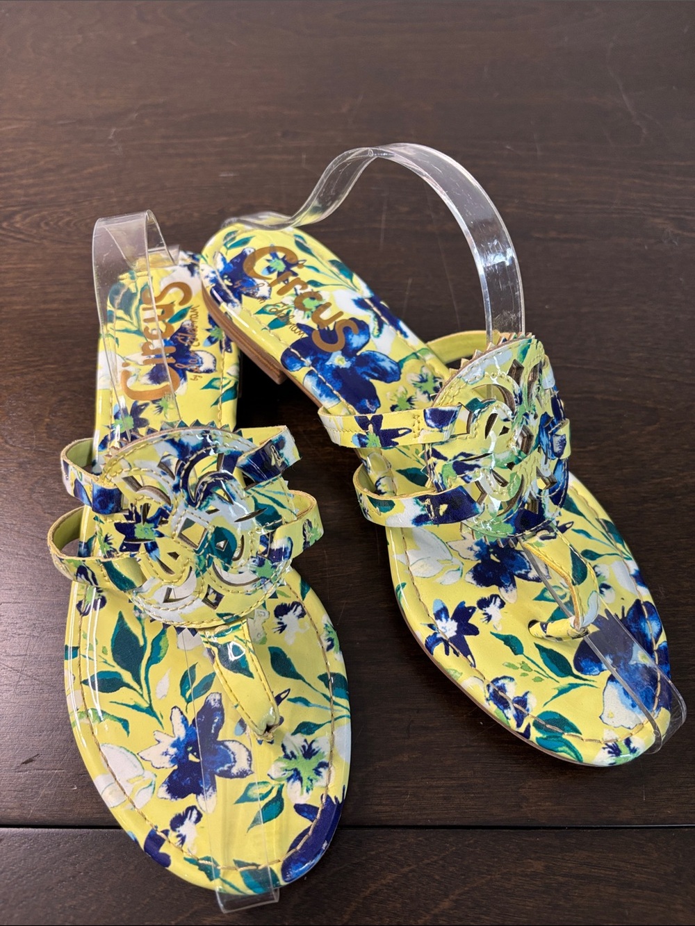 Circus by Sam Edelman Yellow Floral Slingback Sandals with Blue Accents Size 8.5